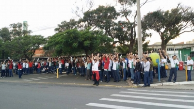 Trabalhadores estão de braços cruzados na Filtros Mann 