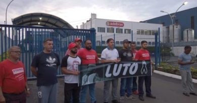 HOJE FOI DIA DE PROTESTO NA ADELBRAS EM VINHEDO/SP CONTRA AS PÉSSIMAS CONDIÇÕES DE TRABALHO QUE CAUSARAM O ACIDENTE QUE MATOU DOIS TRABALHADORES HOJE FOI DIA DE PROTESTO NA ADELBRAS EM VINHEDO/SP CONTRA AS PÉSSIMAS CONDIÇÕES DE TRABALHO QUE CAUSARAM O ACIDENTE QUE MATOU DOIS TRABALHADORES