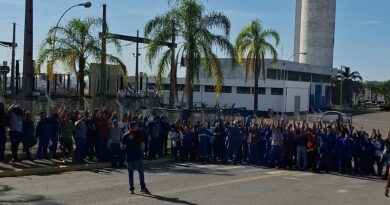 Trabalhadores na Dana reprovam proposta de PLR e aprovam Comunicado de Greve Trabalhadores na Dana reprovam proposta de PLR e aprovam Comunicado de Greve